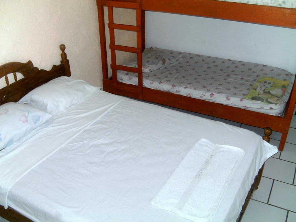 Hostel Tadeo סן חואן דל סור חדר תמונה