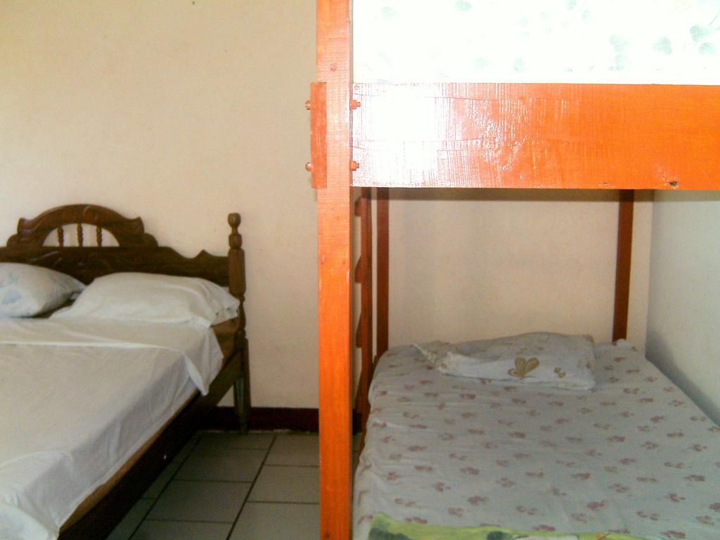 Hostel Tadeo סן חואן דל סור חדר תמונה