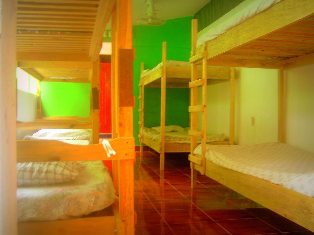 Hostel Tadeo סן חואן דל סור חדר תמונה